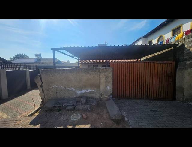 2 BEDROOM HOUSE FOR SALE IN RABIE RIDGE